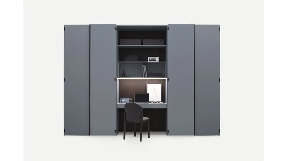 Armadio con ante battenti Amalfi di Pianca con vano home office interno