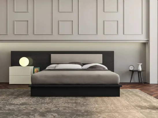 Letto con testiera alta in rovere Essential di Fratelli Mirandola