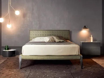Letto in tessuto con testiera trapuntata Spillo di Pianca