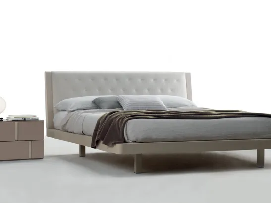 Letto con testiera Smeraldo di Tagliabue Mobili