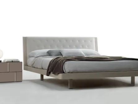 Letto con testiera Smeraldo di Tagliabue Mobili
