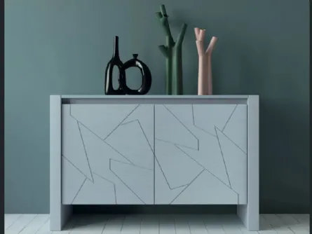 Madia Diagona Art 1751 con ante intagliate in legno laccato grigio di Fratelli Mirandola