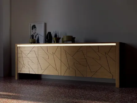 Madia Diagona Art 1753 in legno intagliato laccato tortora con illuminazione di Fratelli Mirandola