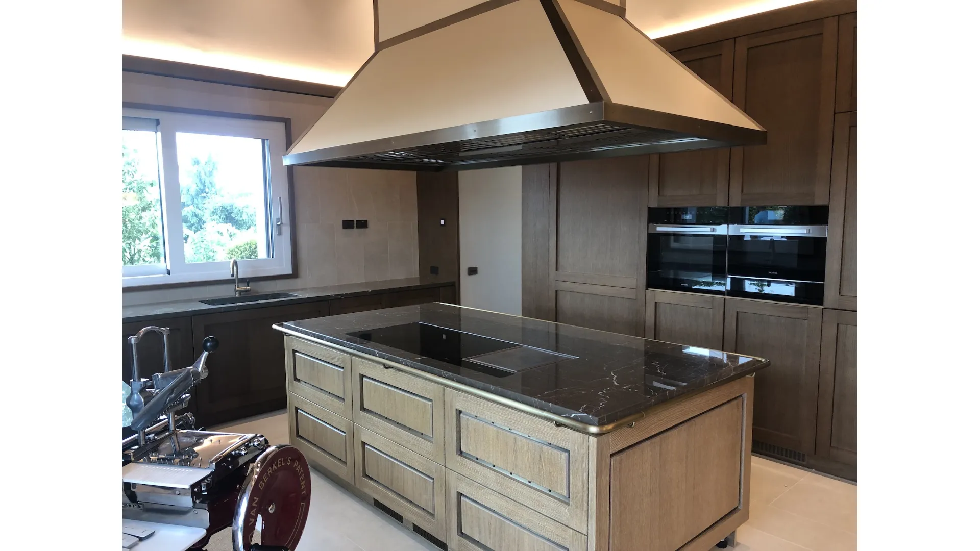 cucina in legno su misura Fausti cucine